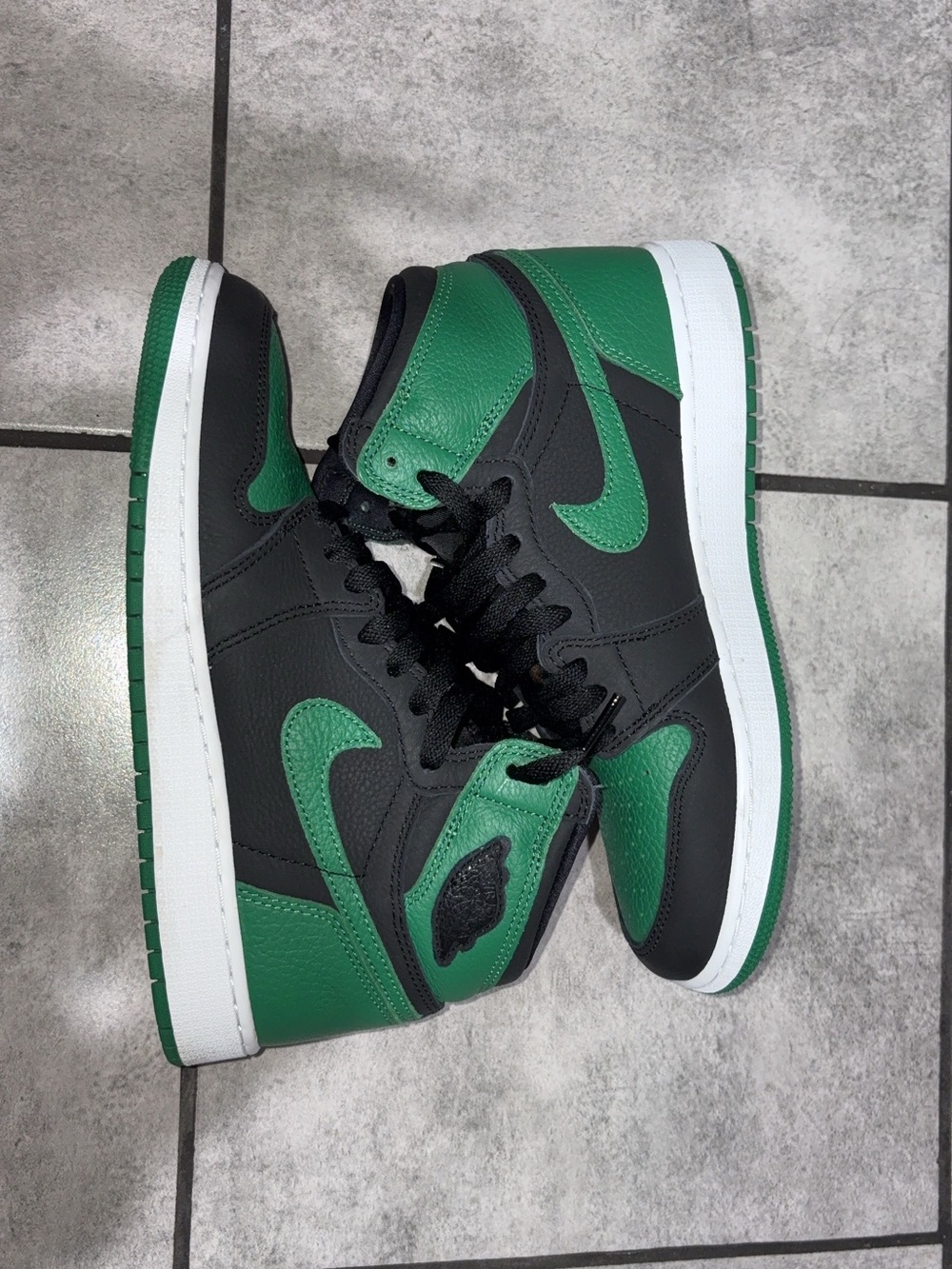 Youth Air Jordan 1 Retro High-Top Sneakers - Green & Black
